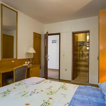 Apartamento Robinson Danica 1