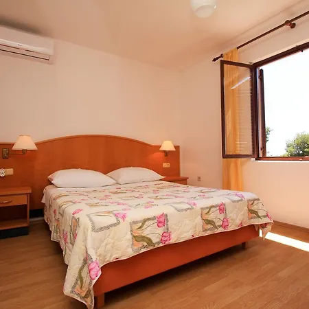 Apartment Robinson Danica 1 *